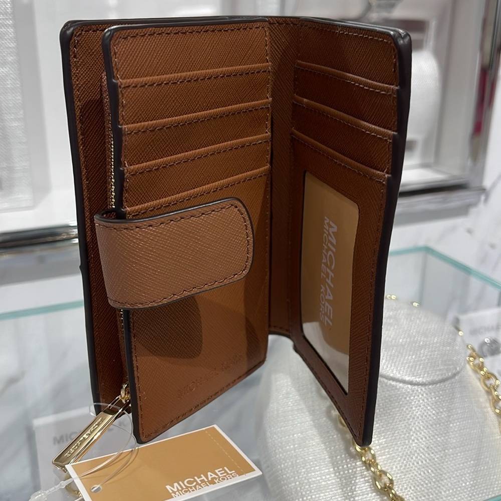 Michael Medium Crossgrain Leather Bifold Wallet
Luggage 
NWT - Picture 9 of 16